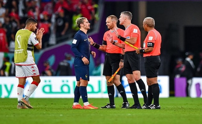 فرنسا تتقدم بشكوى للفيفا بعد إلغاء هدف غريزمان أمام تونس...