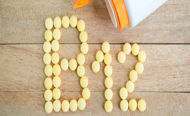 كيف يفيد فيتامين B12 الحامل والجنين؟