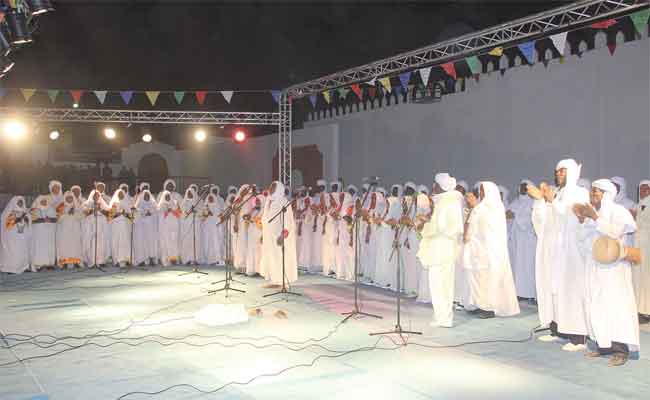 قصائد تراث أهلليل تهز مسرح الهواء الطلق بتيميمون في حفل ختام مهرجان أهلليل…