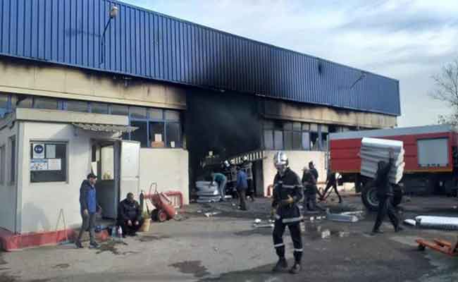 احتراق مخزن لمادة البوليستر بالمنطقة الصناعية لوادي السمار بالعاصمة