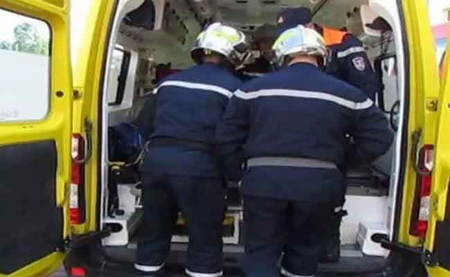 انقلاب شاحنة لرفع القمامة يخلف قتيلا وجريحين بجيجل