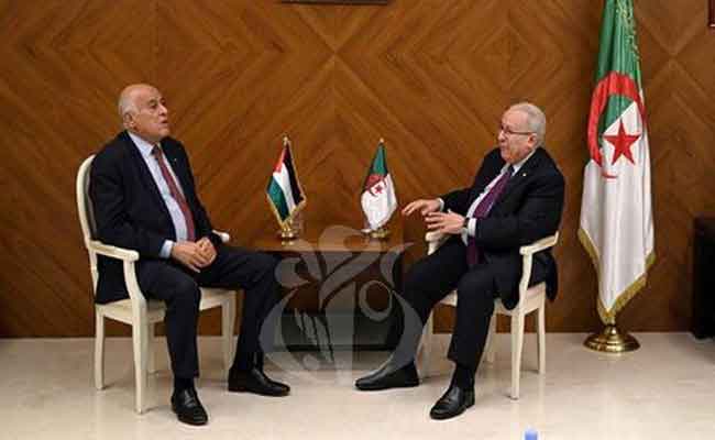 استقبال لعمامرة لأمين سر اللجنة المركزية لحركة “فتح” جبريل الرجوب