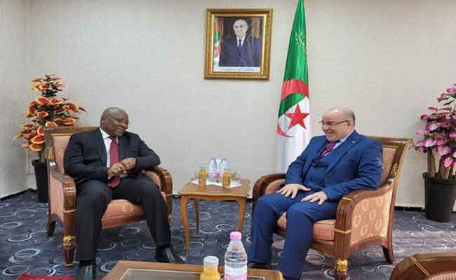 استقبال بلمهدي للأمين العام لاتحاد مجالس الدول الأعضاء في منظمة التعاون الإسلامي