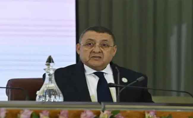 مراد يؤكد أن تبون قدم كل الدعم للولاة من أجل تفعيل دورهم في الميدان