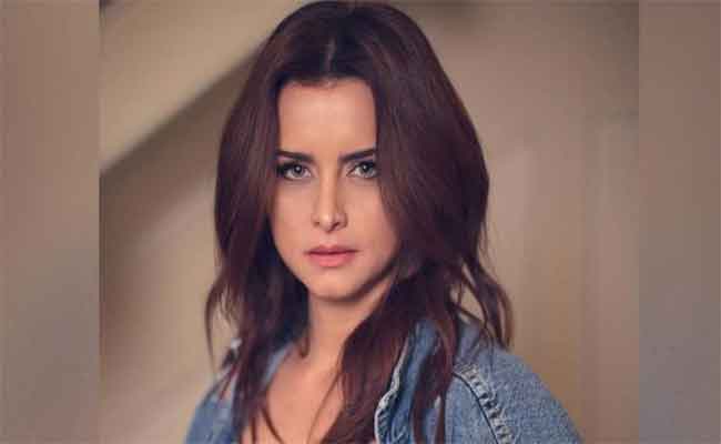 نوراللبنانية أمام كريم عبد العزيز في “بيت الروبي” على الشاشة الكبيرة…