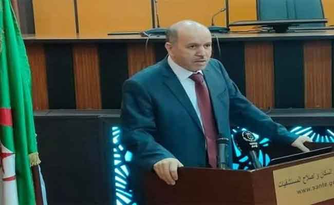 سايحي يؤكد إنجاز هياكل صحية على مستوى عدة ولايات