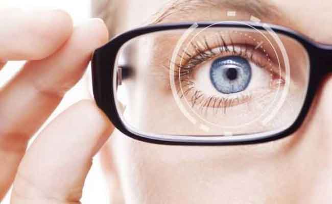 أي فيتامينات يجب أن تركّزوا عليها لتقوية النظر؟