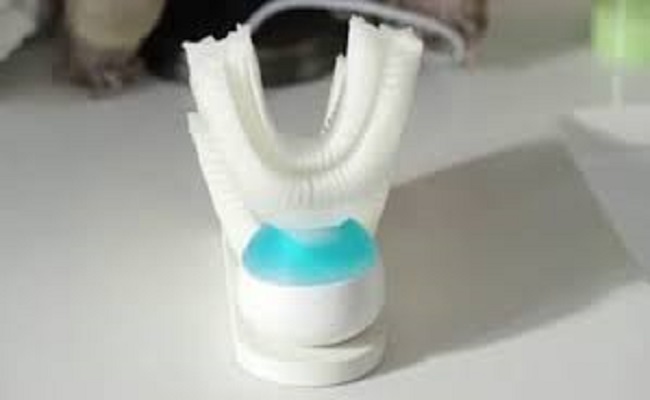 تطوير فرشاة ذكية تنظف الأسنان خلال 10 ثوان فقط...