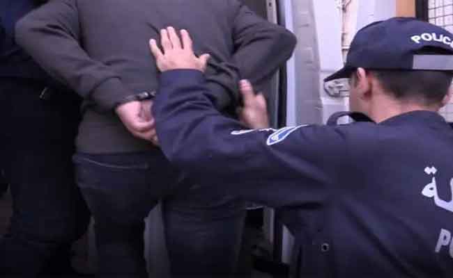 إلقاء القبض على مدير الحفظ العقاري لباتنة الفار والذي تورط في قضية رشوة