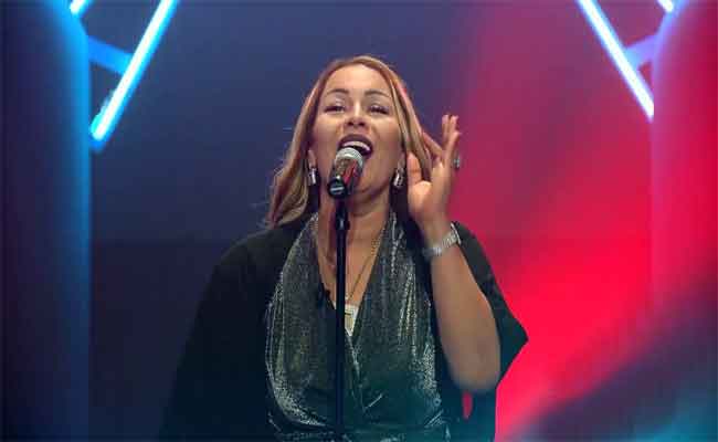 “لن أتخلى عن حجابي و لن أغني مجددا”…الشابة خيرة تعلن اعتزالها عالم الفن و ارتداء الحجاب