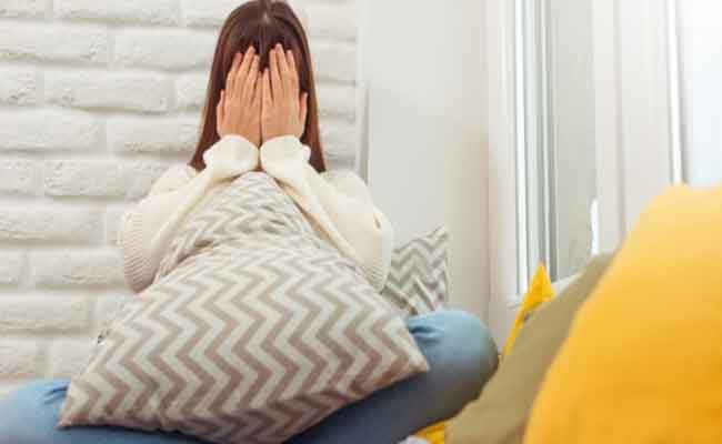 ما هي أسباب البكاء قبل الدورة الشهرية؟