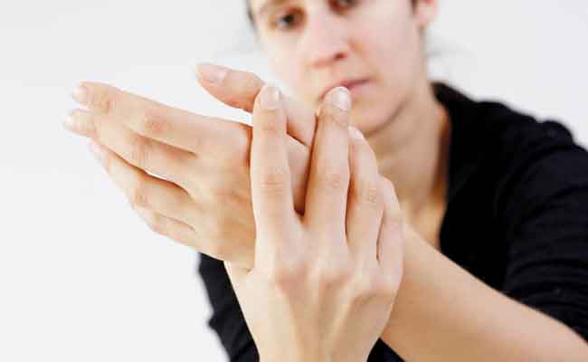 هل تعانون من الروماتيزم؟ اليكم تأثير البرد عليكم!