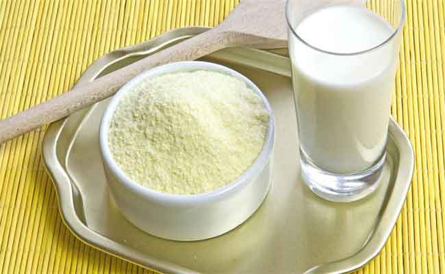 الحليب البودرة أو السائل…أيهما الأفضل؟