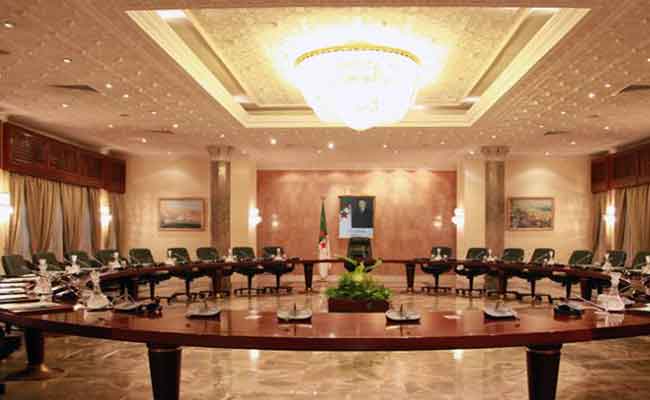 الحكومة تدرس مجموعة من المشاريع في اجتماعها الأسبوعي