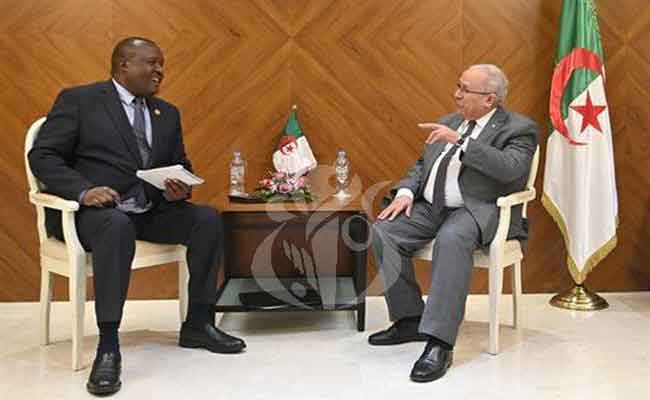 استقبال لعمامرة لرئيس البرلمان الإفريقي