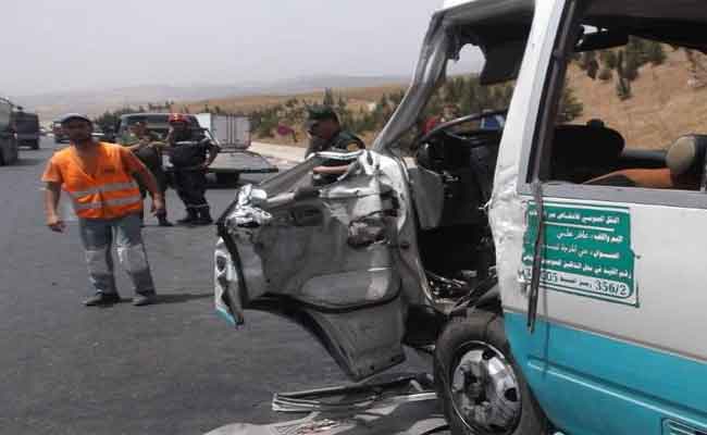 اصطدام بين حافلة لنقل المسافرين وسيارة نفعية يخلف 15 ضحية بتبسة