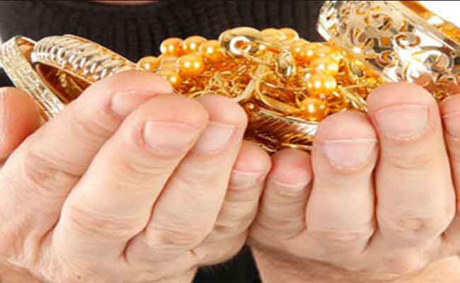 إدانة أفراد عصابة إجرامية بـ3 سنوات حبسا نافذا سطت على 30 مليون سنتيم و80 مليون سنتيم من الذهب بالعاصمة