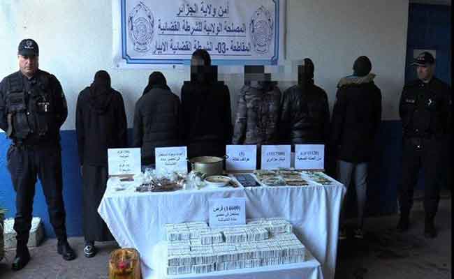 تفكيك عصابة إجرامية تحترف صناعة المخدرات الصلبة من نوع “التشوشنة” بالأبيار