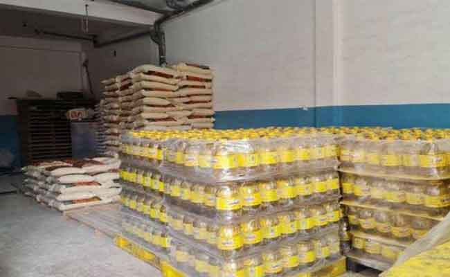 وزارة التجارة تكذب شائعات تعليق إنتاج زيت المائدة في عبوات 5 لتر والسميد في أكياس 25 كلغ