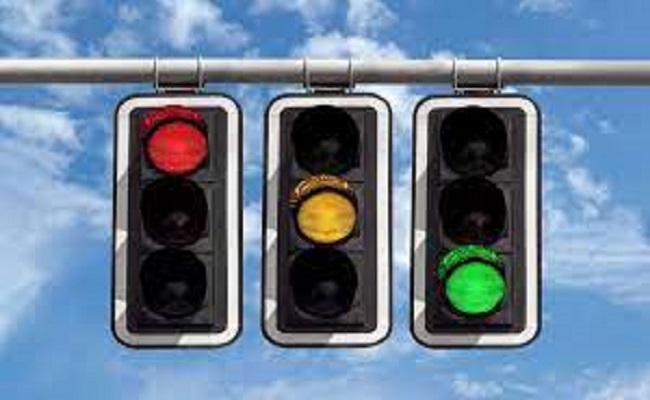 هل تصبح إشارات المرور بأربعة ألوان؟...