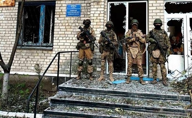 قائد فاغنر يعلن السيطرة على بلدة شمال باخموت الأوكرانية