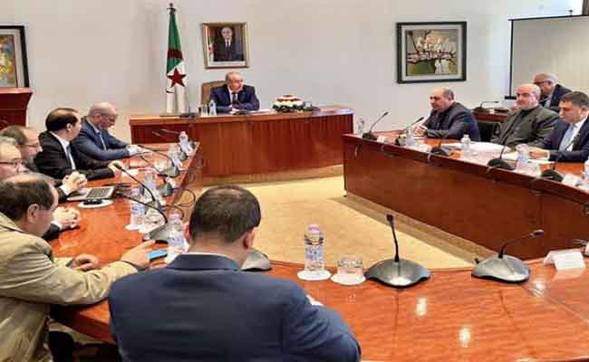 إشراف زغراد على تنصيب مدراء عامون جدد لوزارة الصناعة