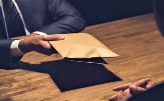 الإطاحة برئيس بلدية متلبسا بـ20 مليون سنتيم رشوة من مقاول بالعاصمة…