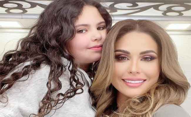 مي سليم تهدي الأم في عيدها “يا بنتي”…