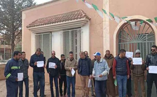 عمال الجزائرية للمياه ببعض بلديات تلمسان يطالبون برحيل الفرع النقابي للمؤسسة