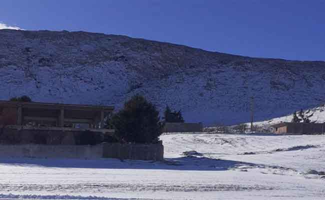 ساكنة دوار الثنية بالمدية تطالب بالغاز وتعبيد المسالك