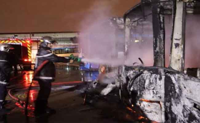 النيران تلتهم 9 حافلات “إيتوزا” بالعاصمة