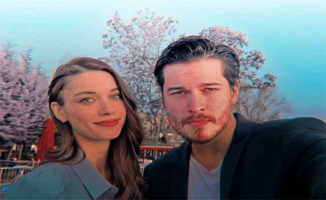 نجمة “طائر الرفراف”تخطف قلب شاتاي أولسوي…