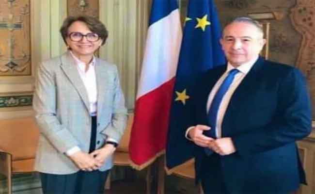 عودة السفير الجزائري إلى فرنسا