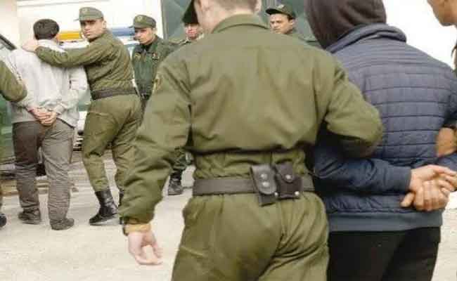 تفكيك عصابة إجرامية تحترف النصب عبر الفايسبوك بتبسة