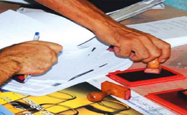 وضع حد لعصابة إجرامية تحترف تزوير الوثائق والنصب على المواطنين بالجلفة