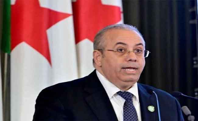 وزير الصناعة يكشف عن إنشاء أول تكتل في الحديد والصلب