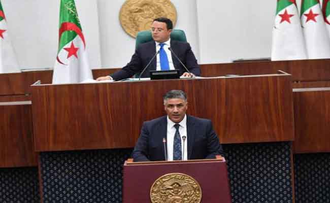 وزير السكن يؤكد أن قطاعه يعمل على تسوية ملفات البنايات التي لم تنجز برخصة