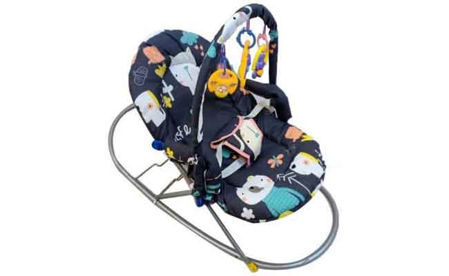 كيف تحسنين استخدام الكرسي الهزاز لطفلك؟