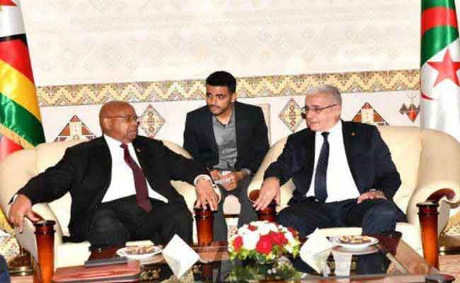 استقبال بوغالي لرئيس المجلس الوطني الزيمبابوي