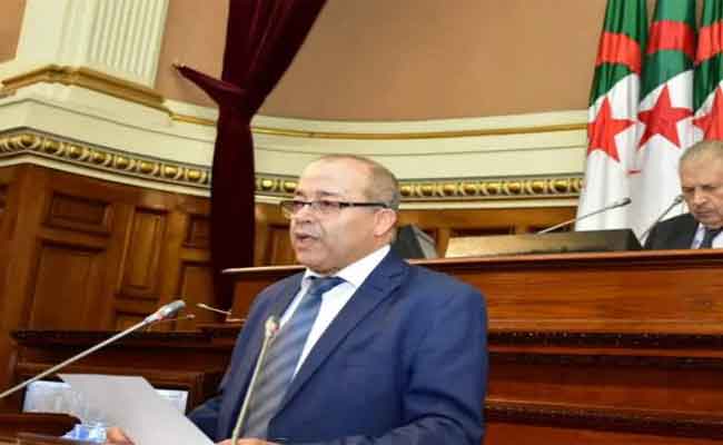 عرض بوسليماني نص القانون العضوي المتعلق بالإعلام أمام أعضاء مجلس الأمة 