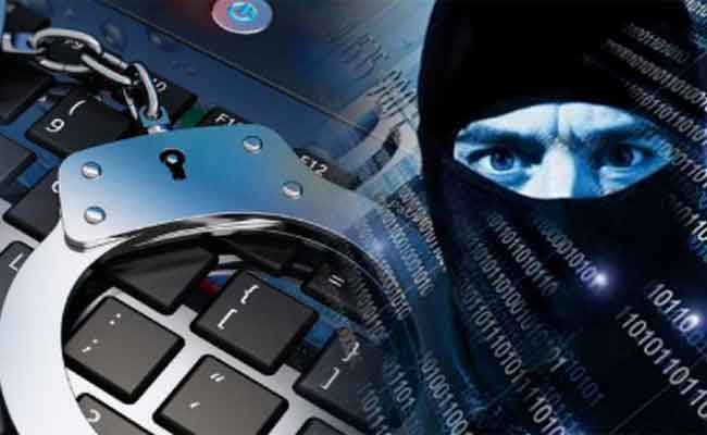 الإطاحة بثلاثيني سلب أموالا طائلة من ضحاياه عبر الفايسبوك