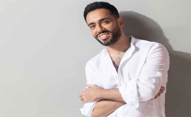 رامي جمال يهدي جمهوره “لحظة بعادك” في احتفالات العيد…