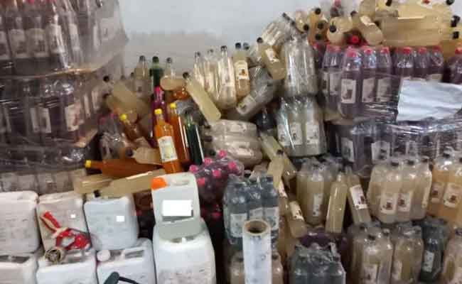 توقيف شخصين وحجز أزيد من 1700 قارورة مشروبات منتهية الصلاحية بعنابة