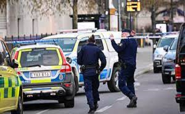 السويد توقف خمسة مشتبه بهم في حادثة حرق القرآن