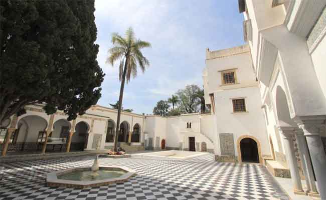 قطع أثرية مكتشفة بموقعي عين بوشريط وتيغنيف تزين لأول مرة متحف باردو بالعاصمة…