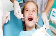 نصيحة تضمن صحة أسنان أولادك لمدى الحياة وفق طبيبة...