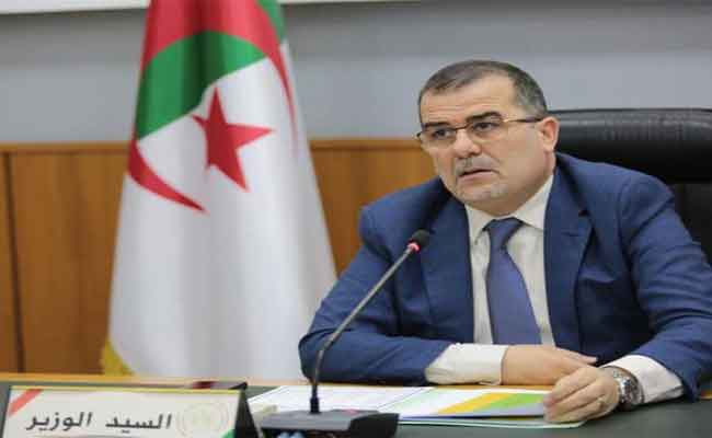 بن طالب يعرض مشروع قانون الأعياد الرسمية