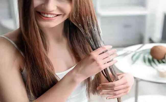 علاج تقصف الشعر في المنزل بخلطات طبيعية مذهلة…