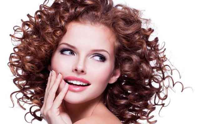 هل تبحثين عن طريقة العناية بشعرك المجعد على الأصول؟ اذاً اليك هذه النصائح