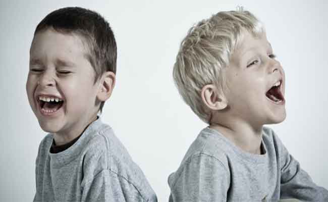 أهم فوائد الضحك في اليوم العالمي للضحك…عيشي التجربة يومياً